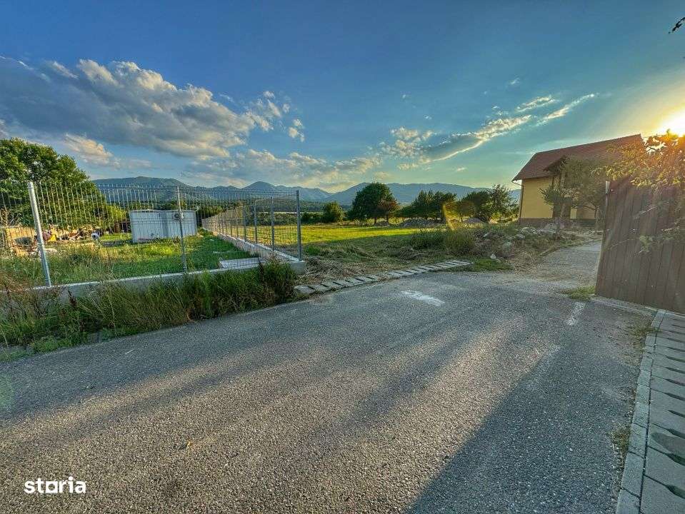 Teren Intravilan-Utilitati La drum-2400mp - Imagine principală: 5/9