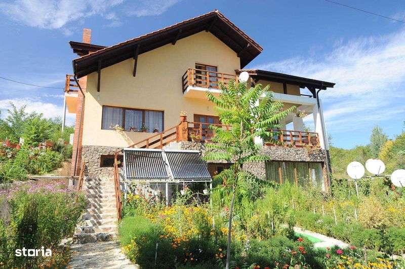 Vanzare vila judetul Valcea - Imagine principală: 5/8