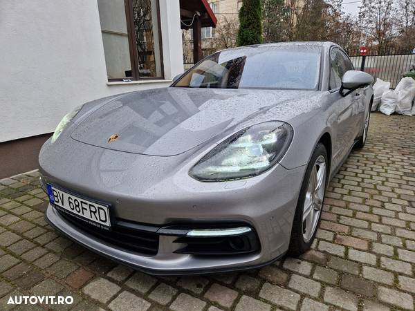 Porsche Panamera - 1