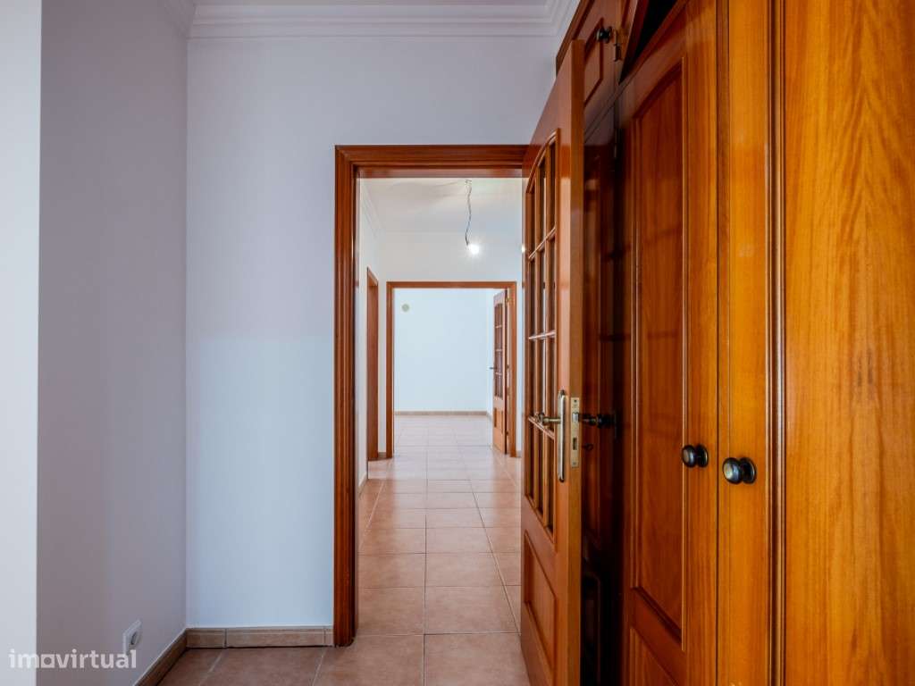 Apartamento T2 com terraço de uso exclusivo-17