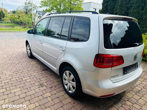 Volkswagen Touran 1.6 TDI DPF BlueMotion Technology Highline - 4