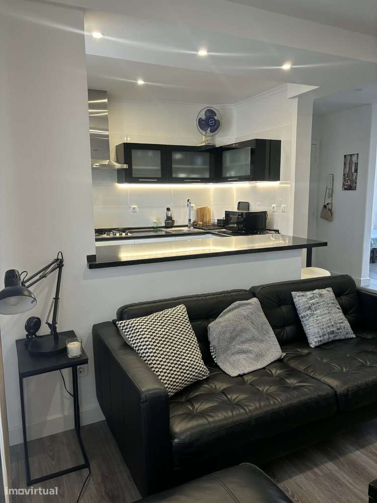 T2 Remodelado | Metro a 10 min | Pronto a habitar | Olival Basto - Grande imagem: 3/23