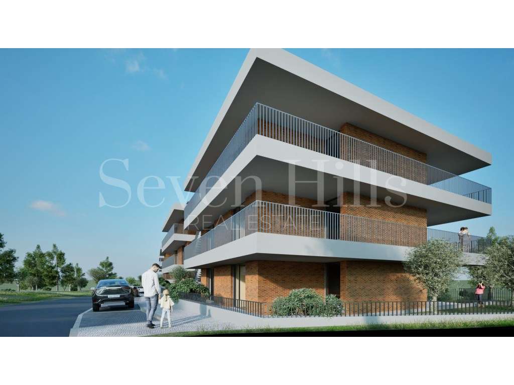 Apartamento T3 com Garagem - Logo de Deus-4