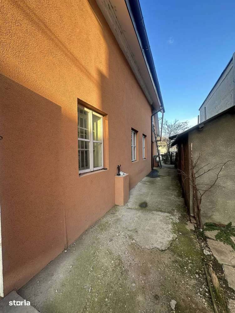 De vanzare casa in Roman,din caramida, suprafata Teren 410 mp, 85.000€ - Imagine principală: 2/14