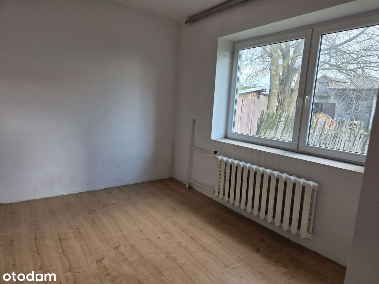 Mykanów dom do zamieszkania i na działalność-7