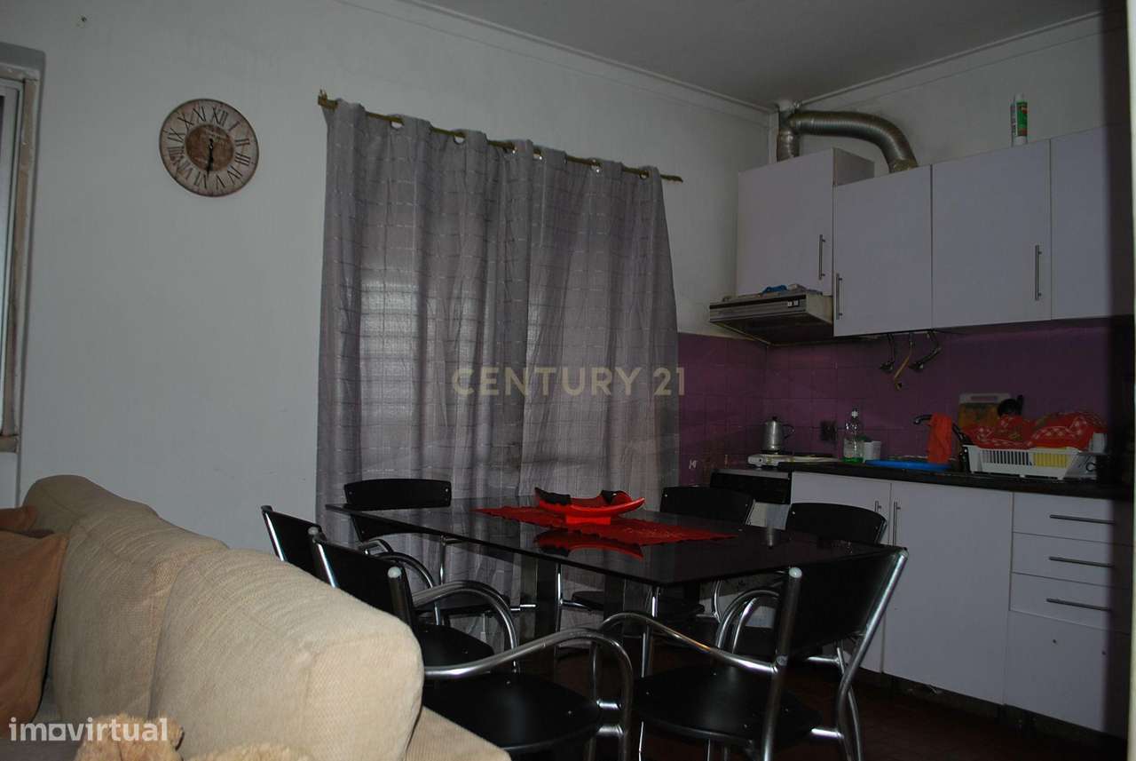 Apartamento T2 com Vista Panorâmica em Almada - Grande imagem: 4/26