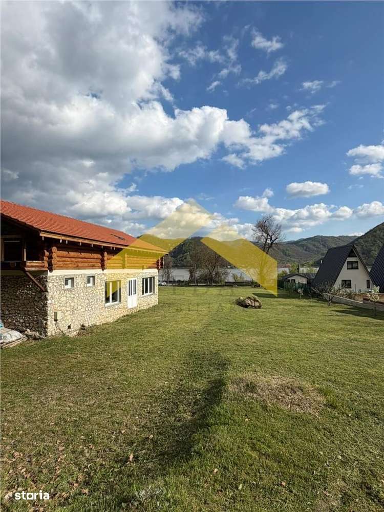 Cabana din piatra de codru si busteni pe Clisura Dunarii, Caraș-S-19
