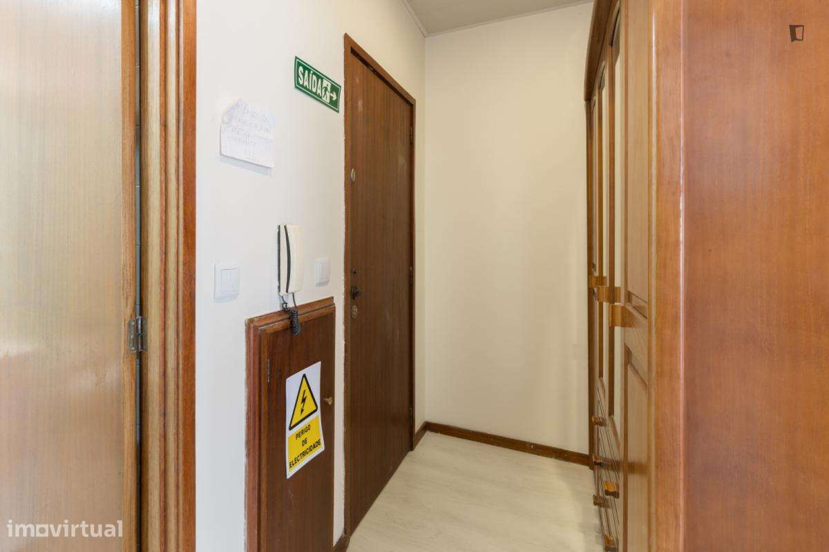 Apartamento com 1 quartos - localizado em Santo Ildefonso Porto - Grande imagem: 2/7