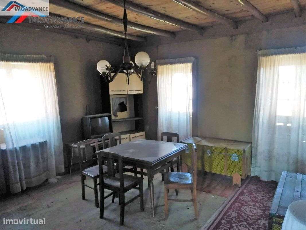 Moradia M4 para Reabilitar situada a 14 kms de Coimbra-12