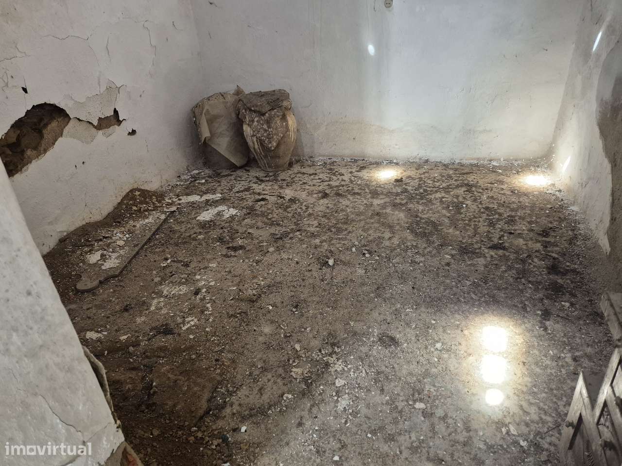 2 moradias terreas com terreno separado na Corte Zorrinho-Almodovar-4