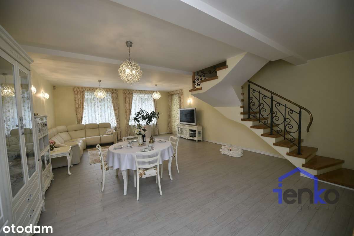 Dwupoziomowy apartament w unikalnej kamienicy-0