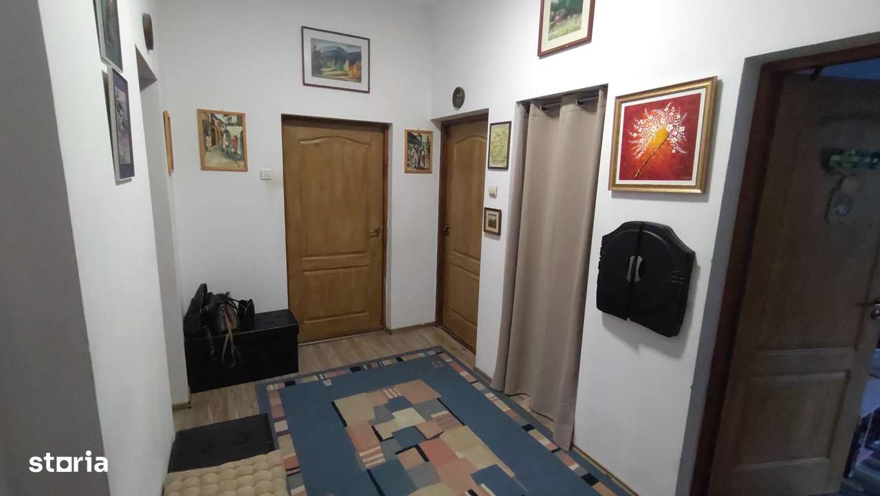 Vand apartament 3 camere in vila, cartierul Dambul Rotund-11