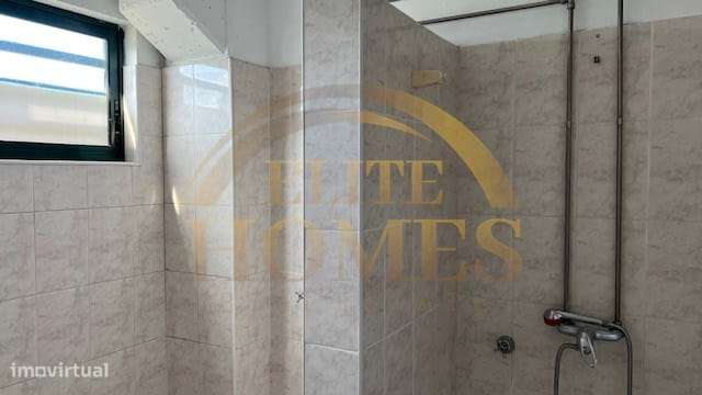 Armazém para venda na Quinta do Anjo.-29