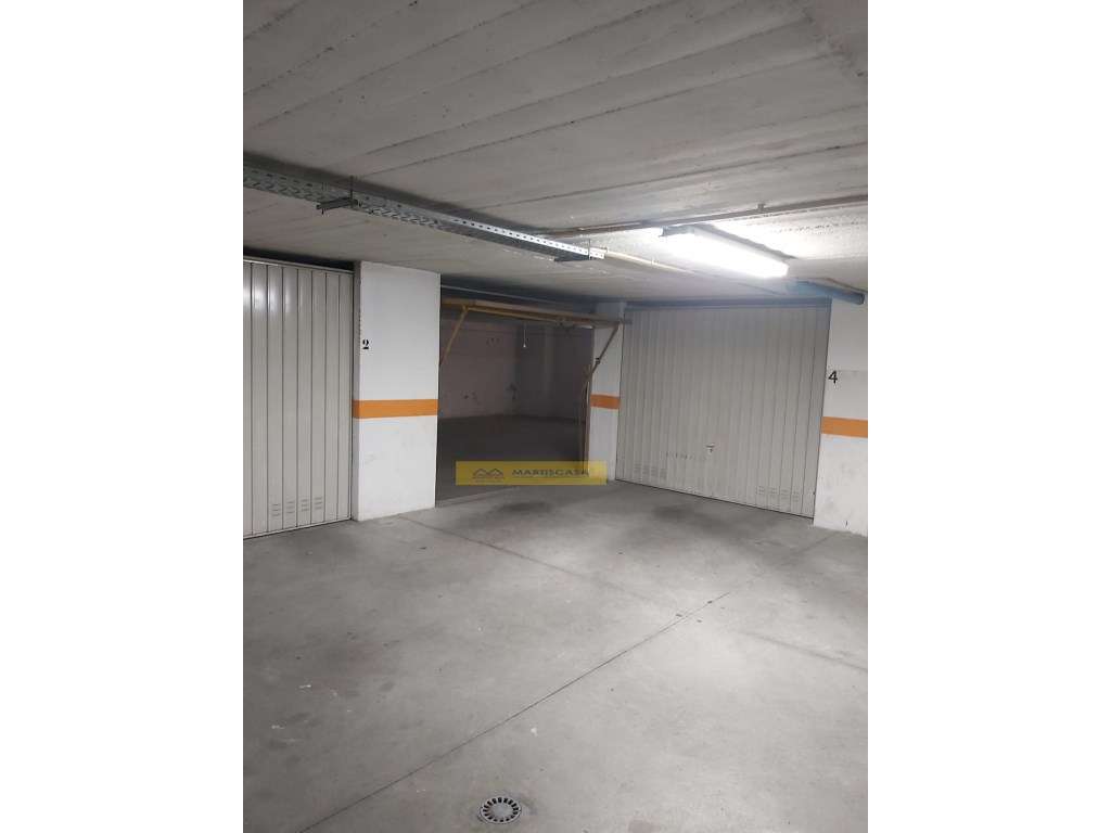 Garagem Box c/ 50 m2 - Quinta das Flores- Massamá - Grande imagem: 5/8