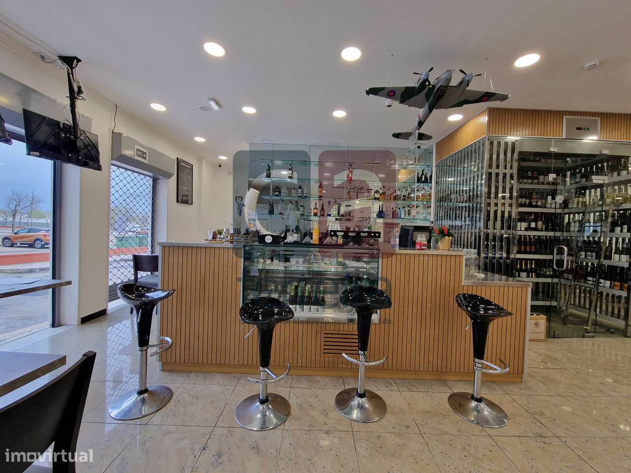 Restaurante composto por três pisos no Coração de Almeirim-16