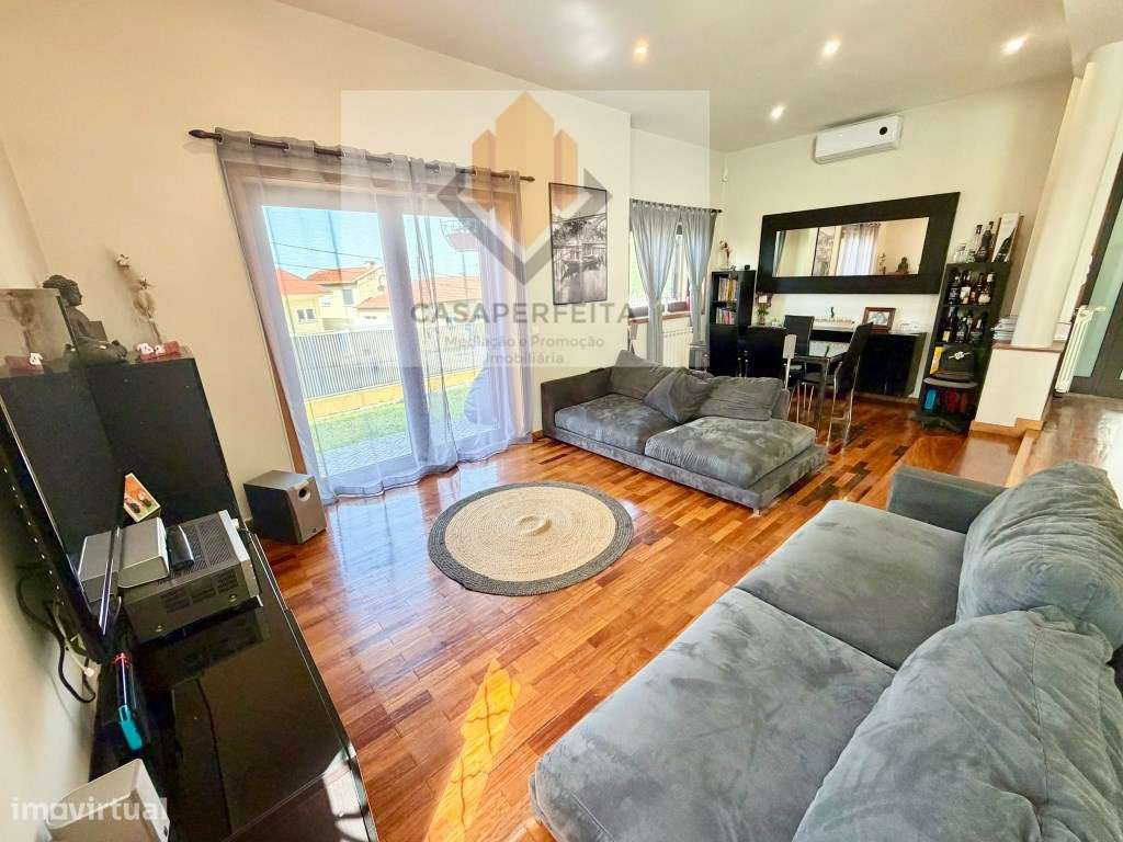 Luminosa Moradia T3+1 de 4 Frentes com Jardim, Escritório e Anexo -...-7