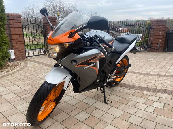 Honda CBR - 3