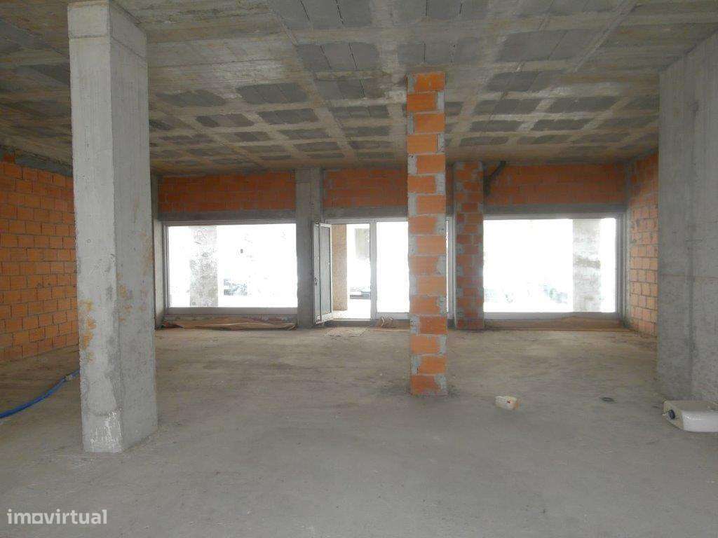 Loja ampla com wc em zona nobre de Viseu - Edifícios Viriato - Grande imagem: 3/11