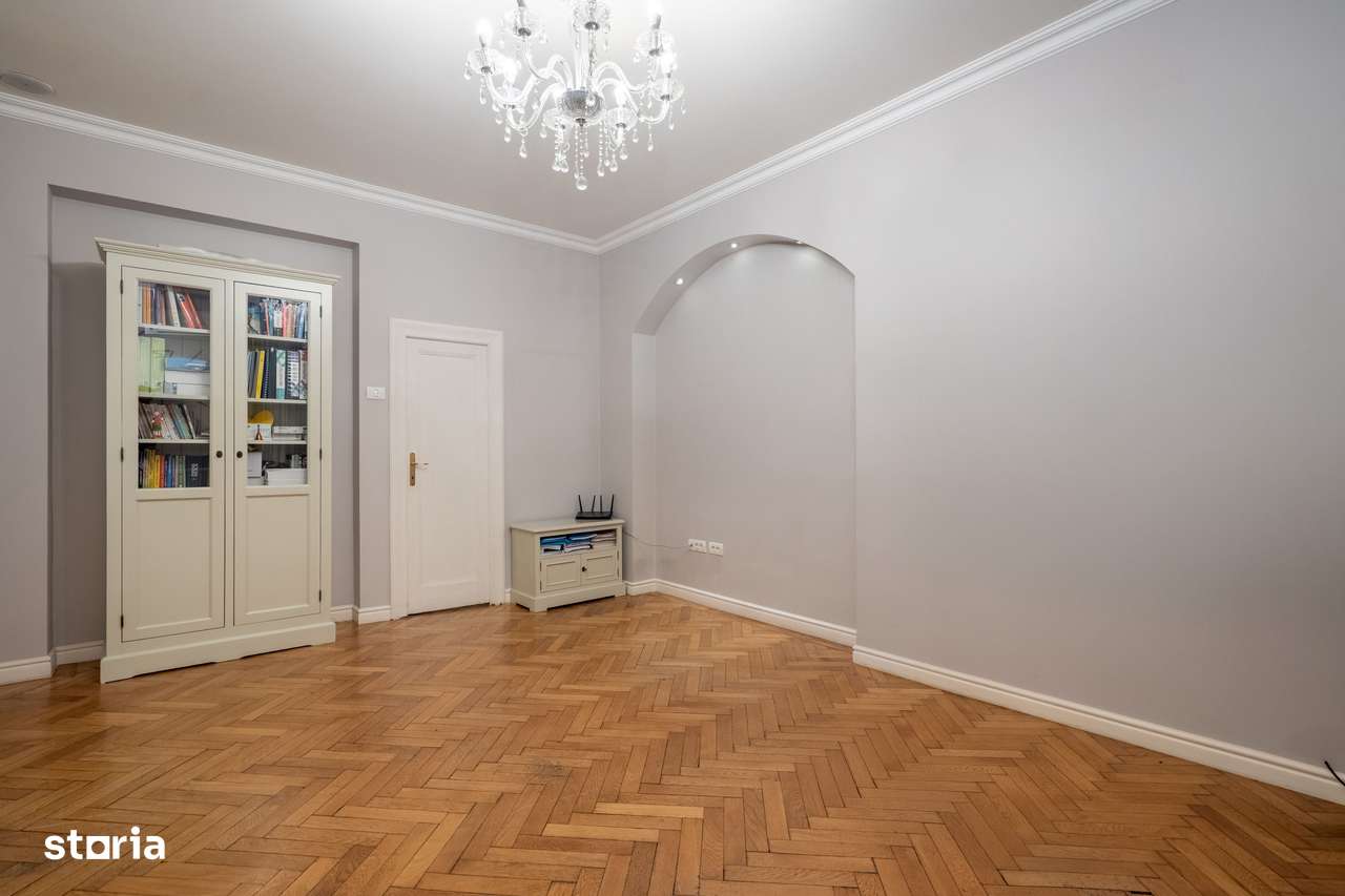 Apartament elegant cu 3 camere in vila  si acces la gradina, in Doroba-12