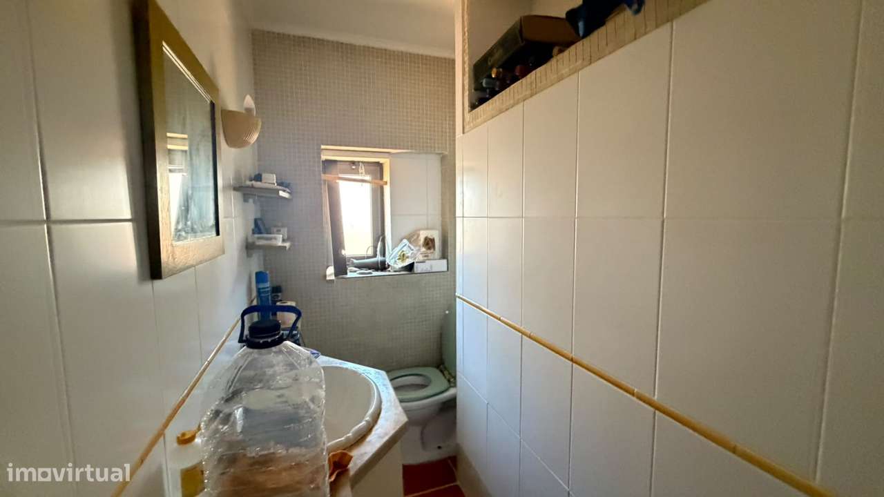 Andar de Moradia T2 c/ Suite, Logradouro e Garagem-27