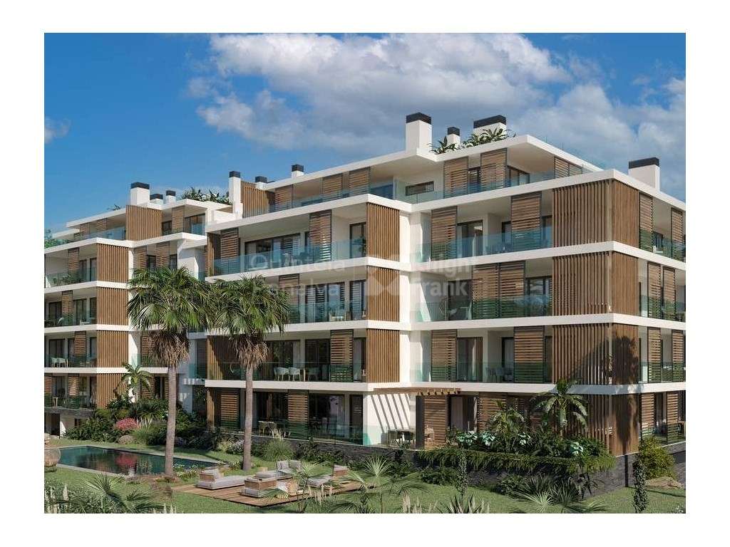 Apartamento T3 com jardim, localizado na Parede, Cascais-33