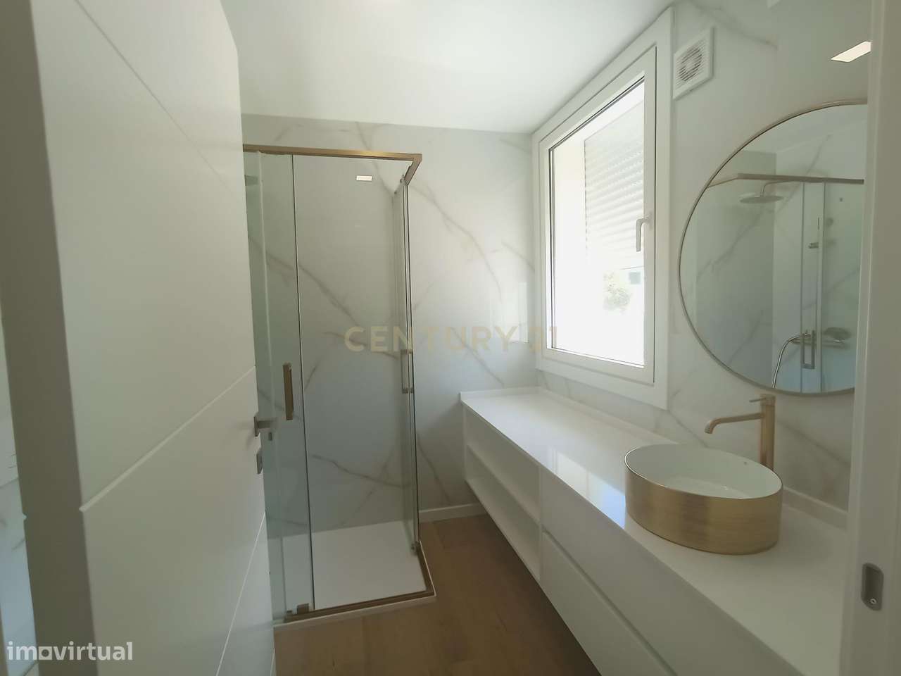 Moradia geminada no centro da Costa da Caparica-29