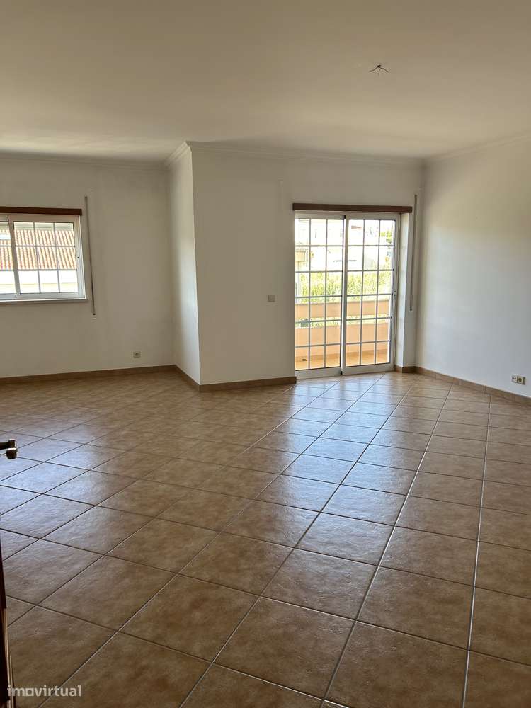 T3 com varanda e garagem - Grande imagem: 4/13