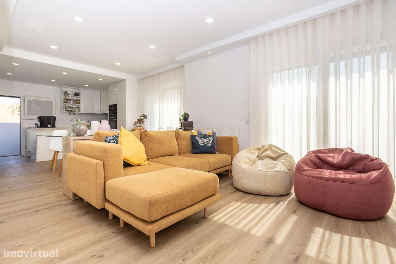 Moradia T4 Nova com Piscina aquecida e Tecnologia Solar – Fernão Ferro - Grande imagem: 2/52