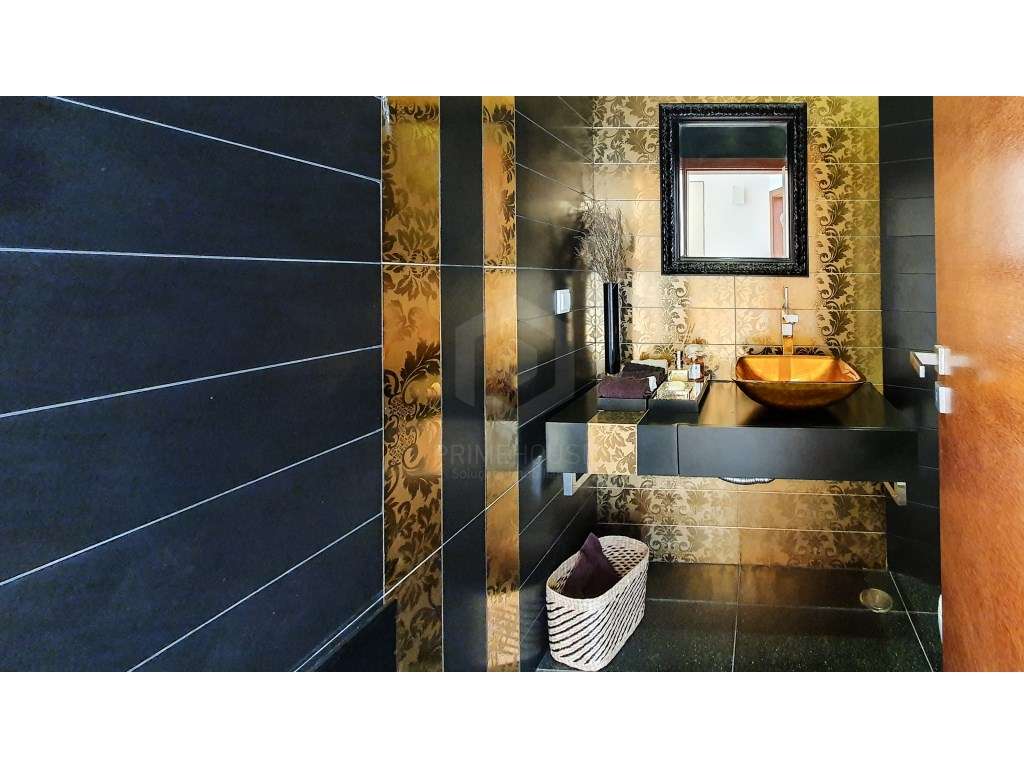Moradia T5 Contemporânea na Arrábida - Elegância, Conforto e Exclus...-37