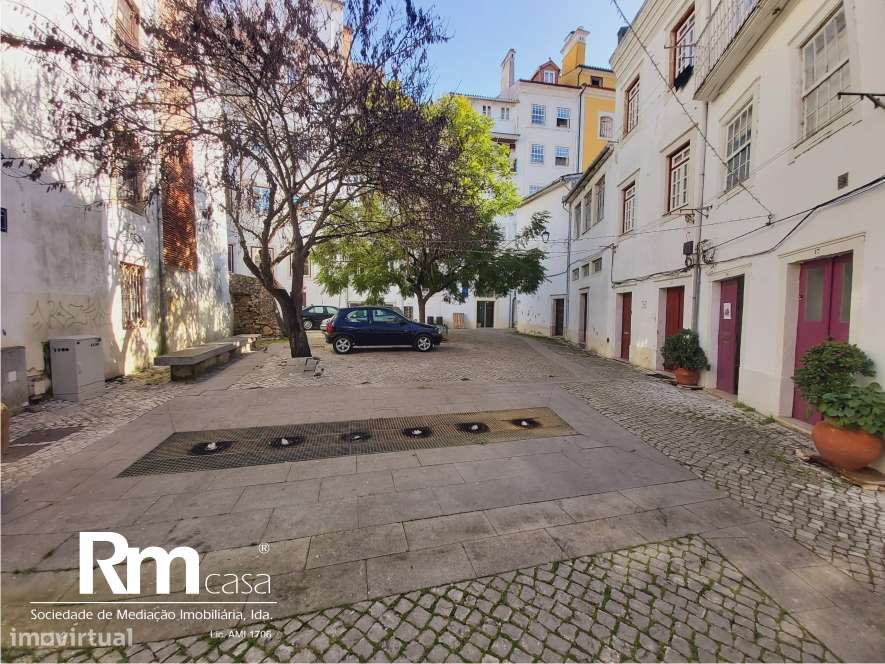 Excelente Prédio remodelado junto à Praça do Comercio-54