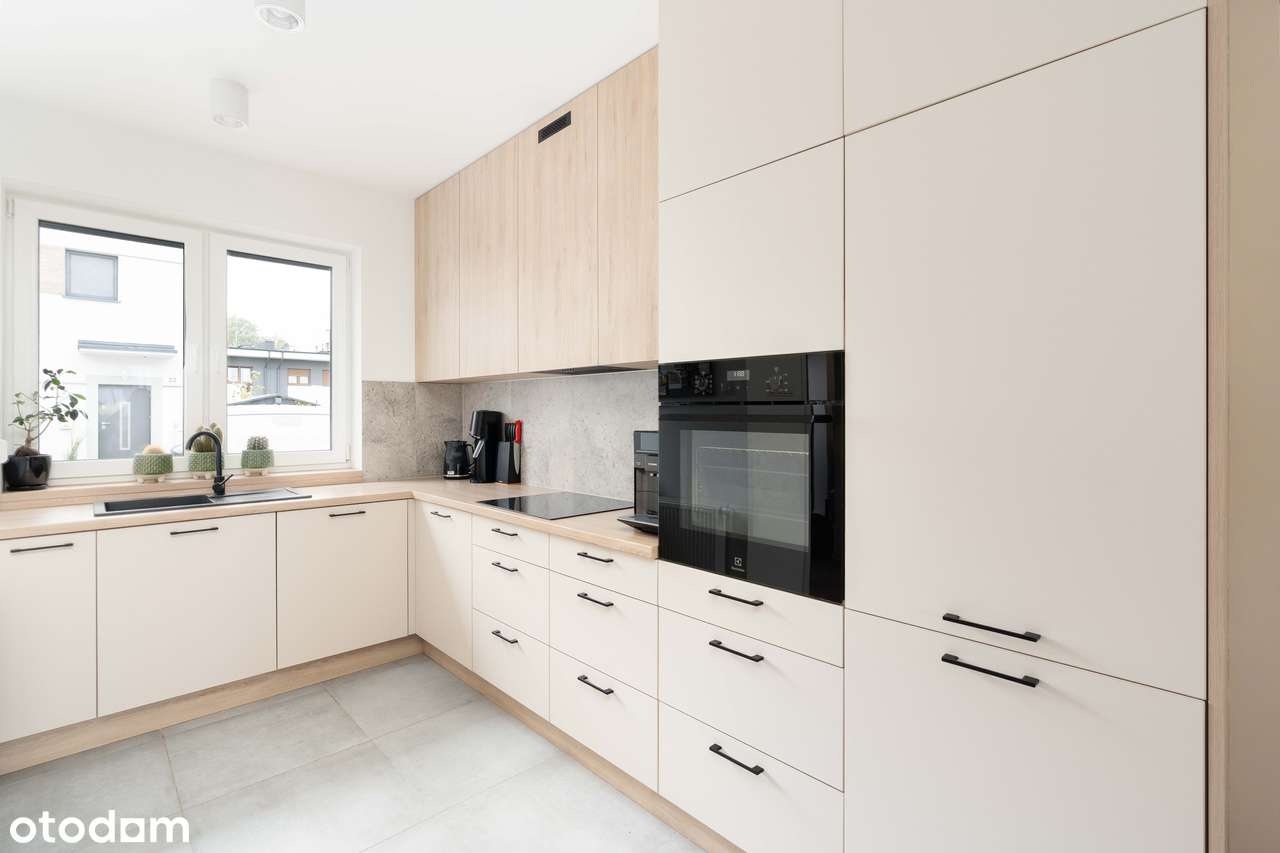 Przestronny bliźniak, gotowy do wejścia/fotowoltaika/klima./Koninko-0