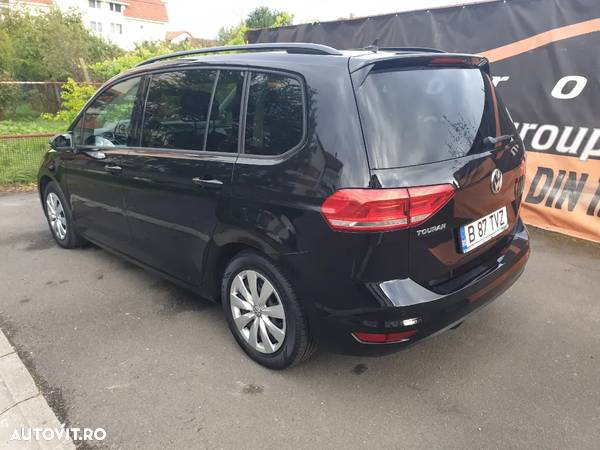 Volkswagen Touran - 6