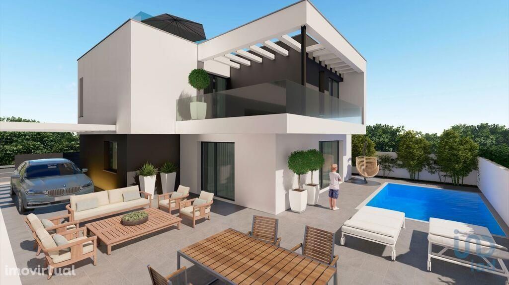 Casa / Villa T3 em Leiria de 128,00 m2