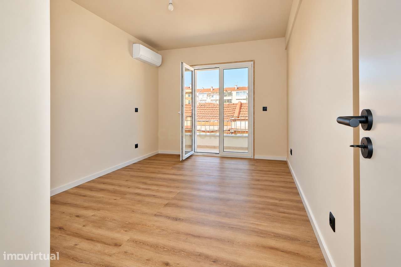 Espectacular Apartamento T3, totalmente remodelado, no centro do Monti-29