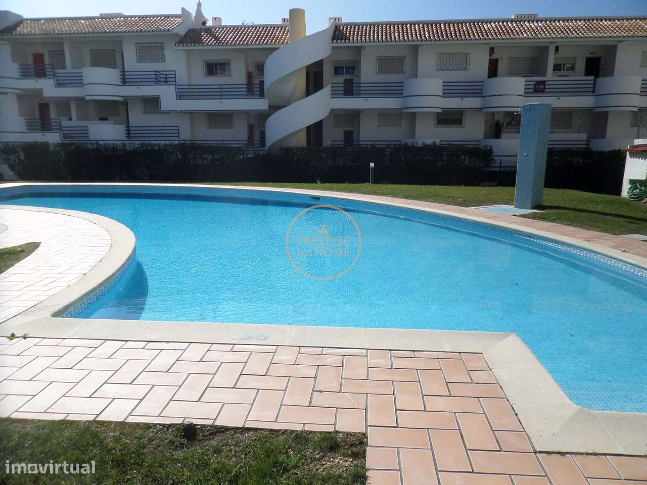 Espaçoso Apartamento T1 em Condomínio Privado – Vilamoura-29