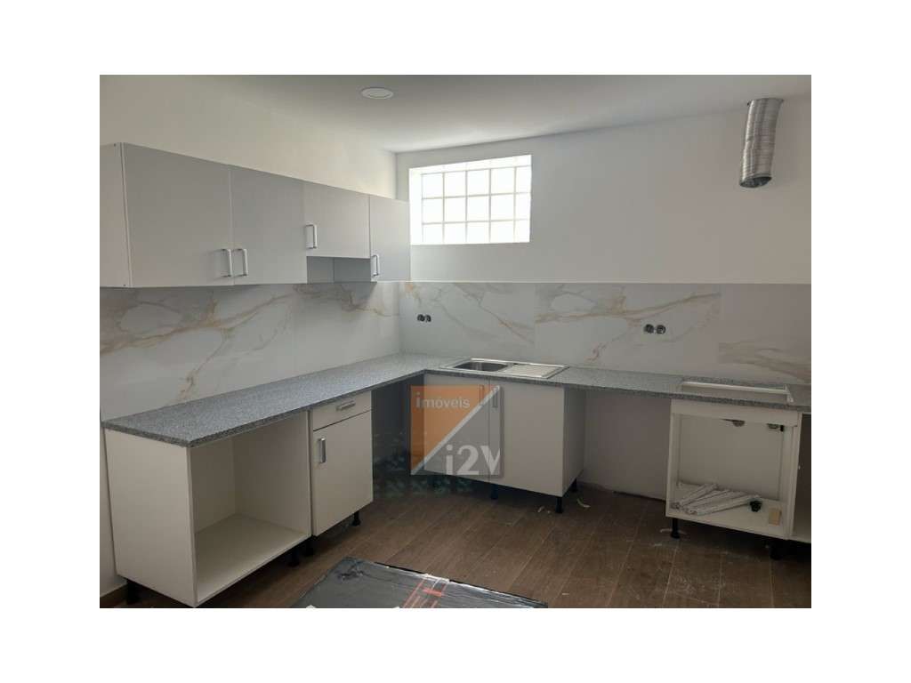 Apartamento T1 com Terraço - Colmeias, Leiria - Grande imagem: 5/10