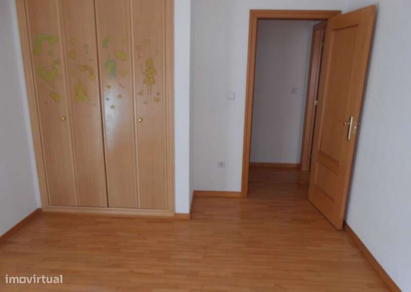 T3 com Suite, Estacionamento e Arrecadação – Urbanização Fonte da Prat - Grande imagem: 3/9