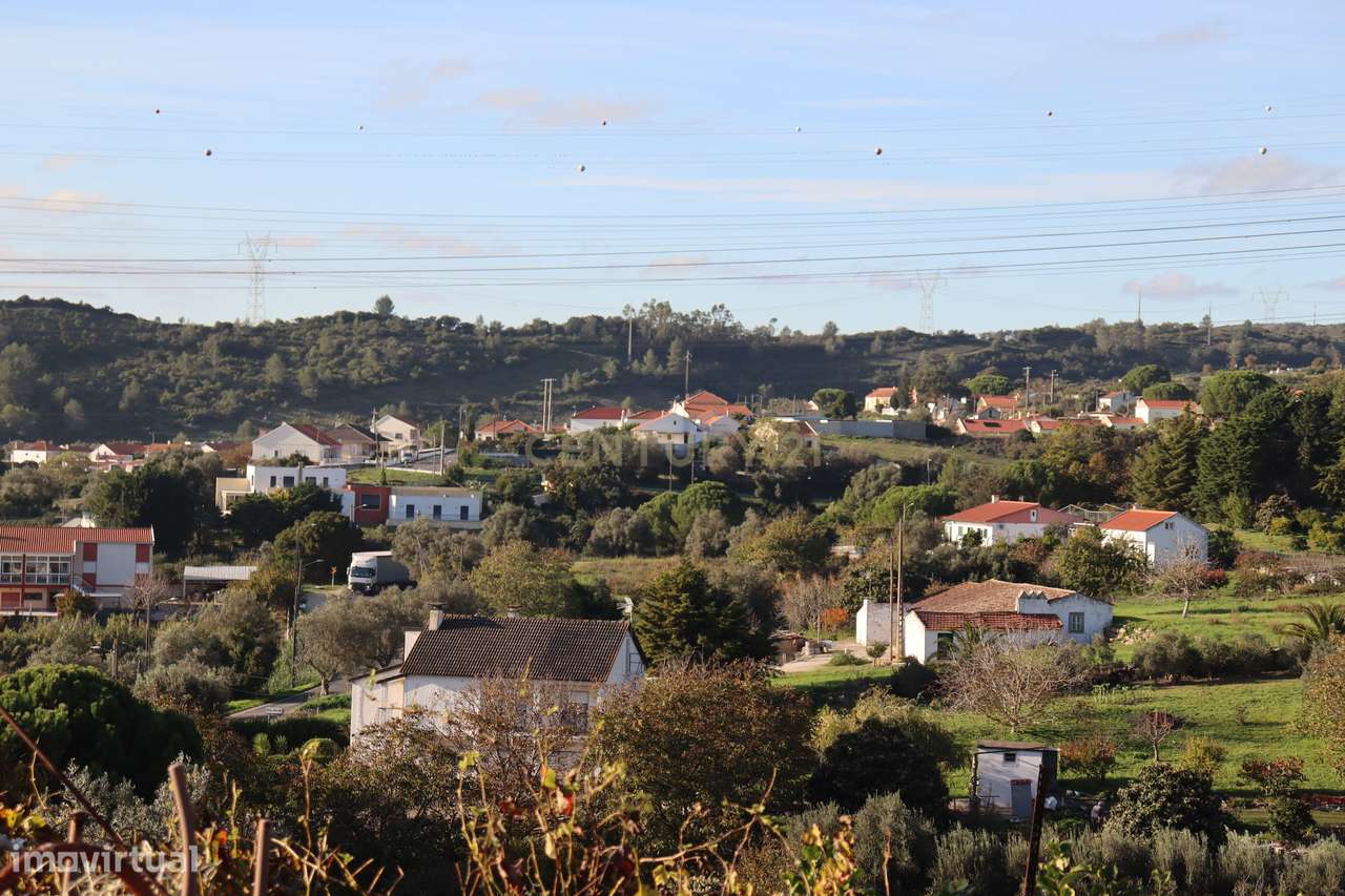 Terreno urbano com casa em ruína na Bemposta, Bucelas-5