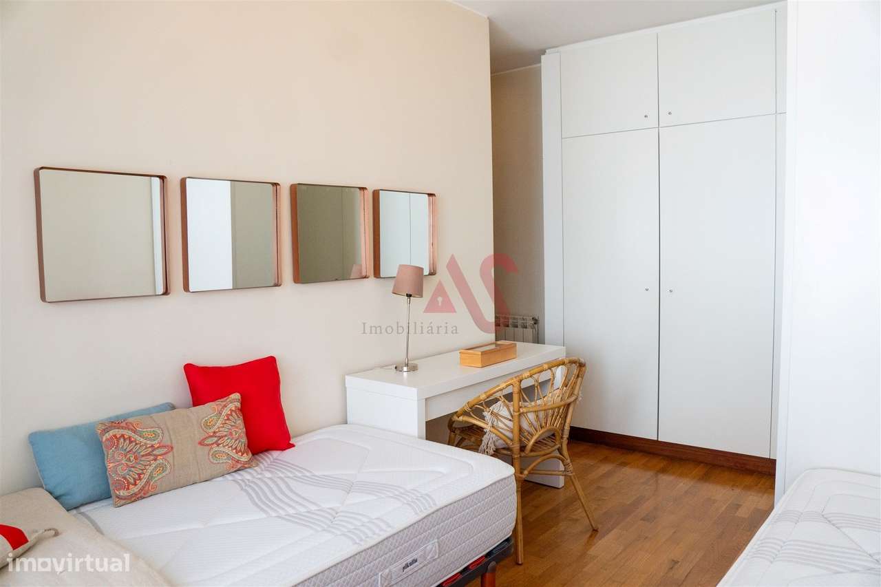 Apartamento T2+1 ao lado da casa da arquitetura em Matosinhos-11