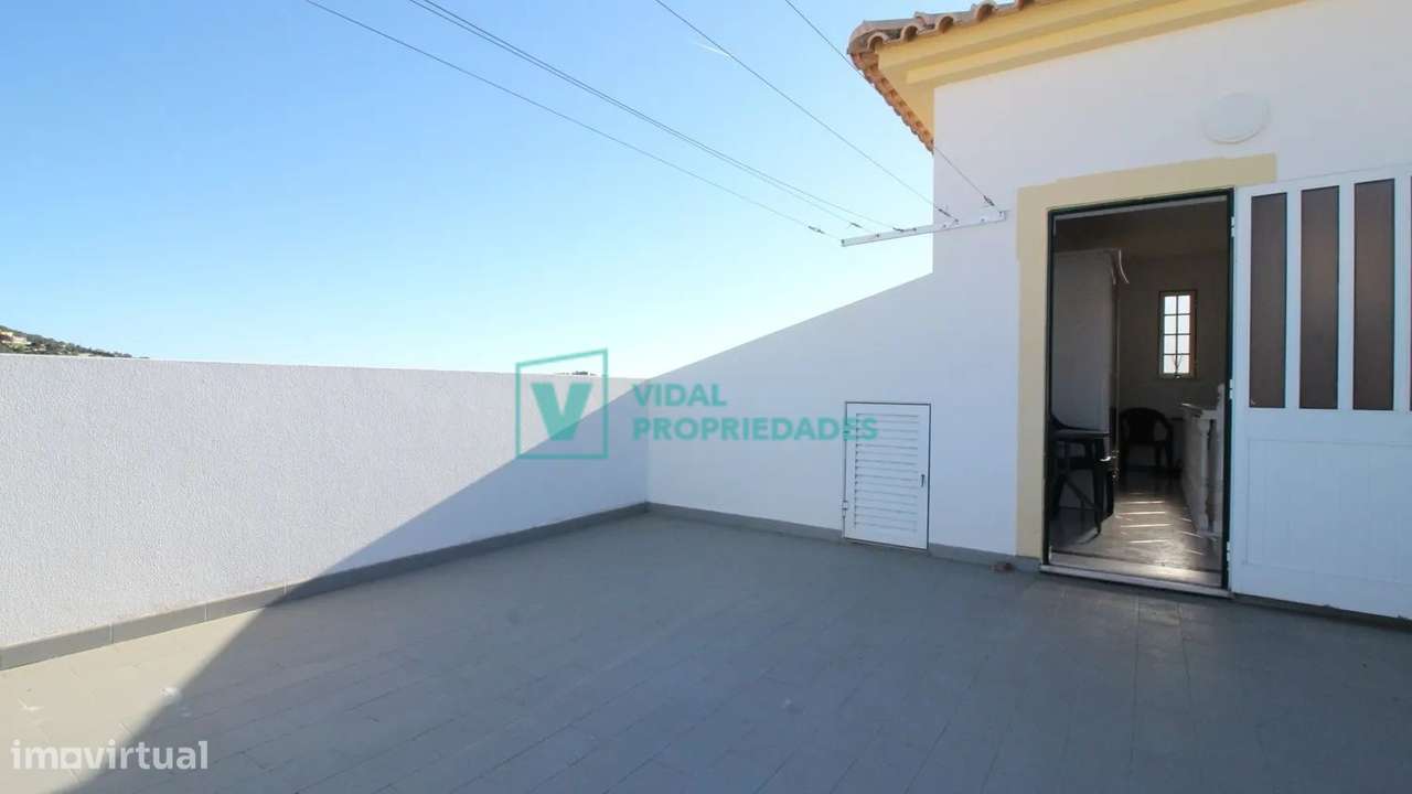 Moradia T7 com piscina e garagem em Loulé-21