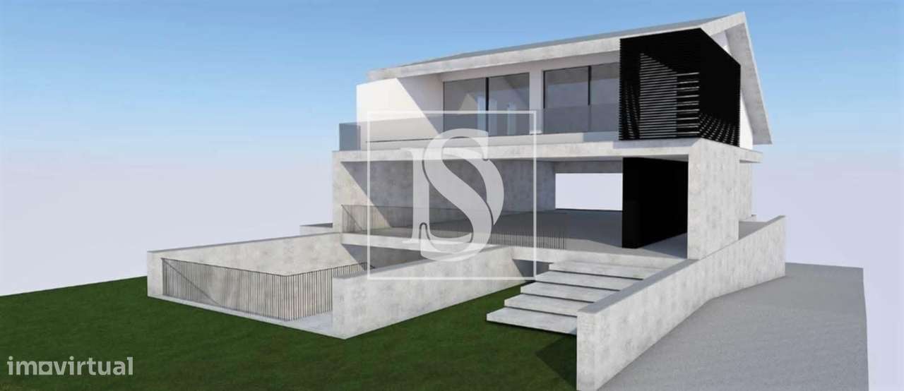 Moradia T4 de três pisos inserido num terreno com 1188m2. Exclente pot-13