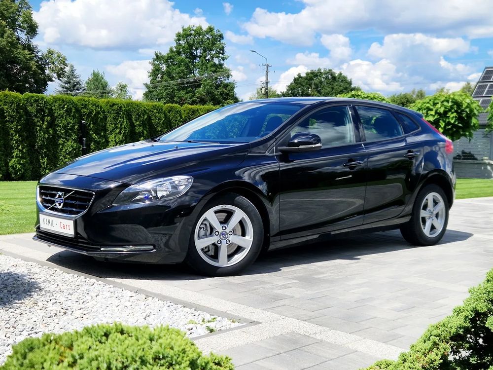 Volvo V40 II (2012-) D2 Geartronic Momentum 2015