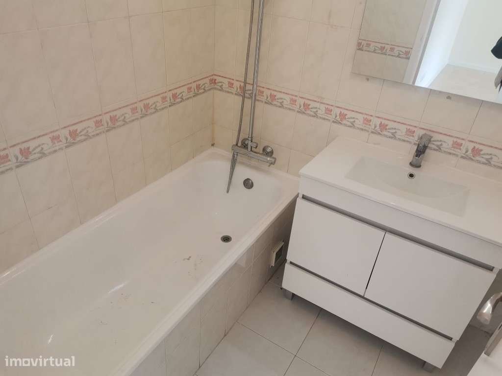 APARTAMENTO T2 PARA VENDA EM TAPADA DAS MERCÊS-10