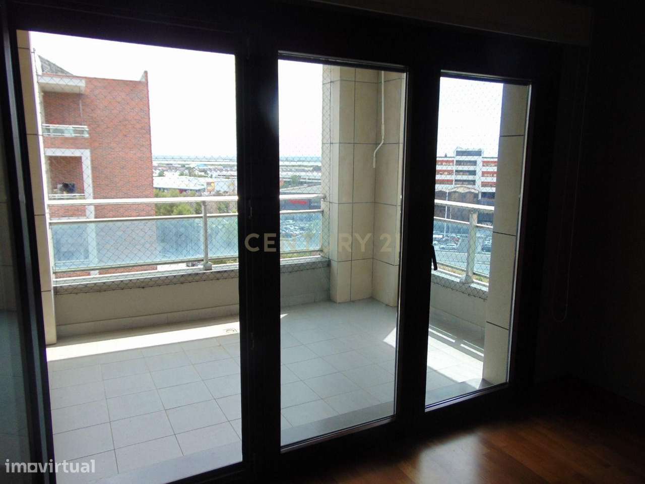 Apartamento T3 com Garagem para Arrendamento - Grande imagem: 5/25