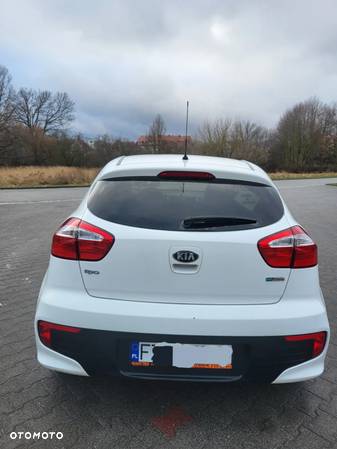 Kia Rio - 9