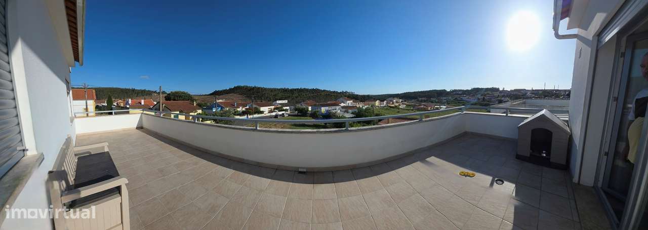 Apartamento T2 com Terraço em Outeiro da Cabeça-20