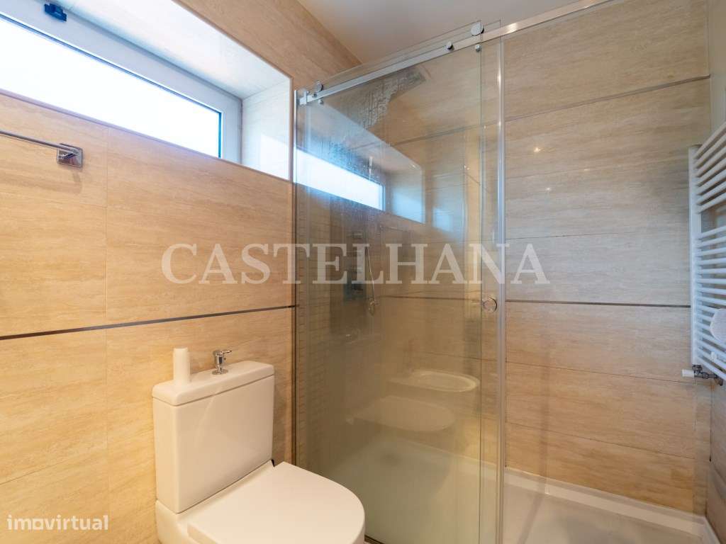Moradia T4+1 com jardim, terraços e garagem privada, próxima a Mari...-27