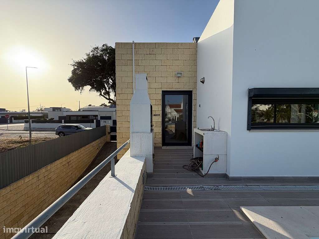 Moradia a venda em Azeitão, T5 com Piscina, Cave e Garagem em Vila ...-15
