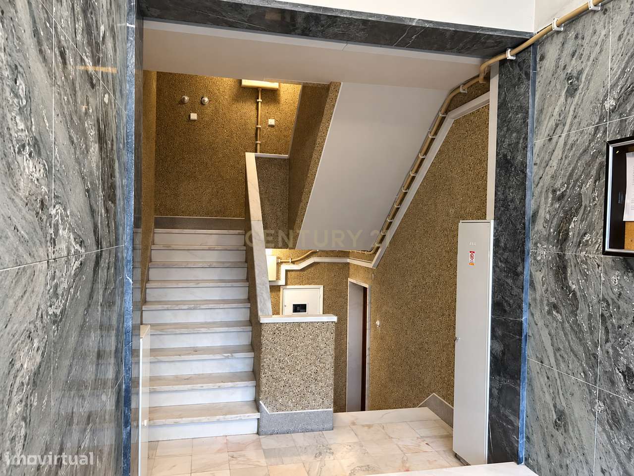 Apartamento T1 Renovado-17