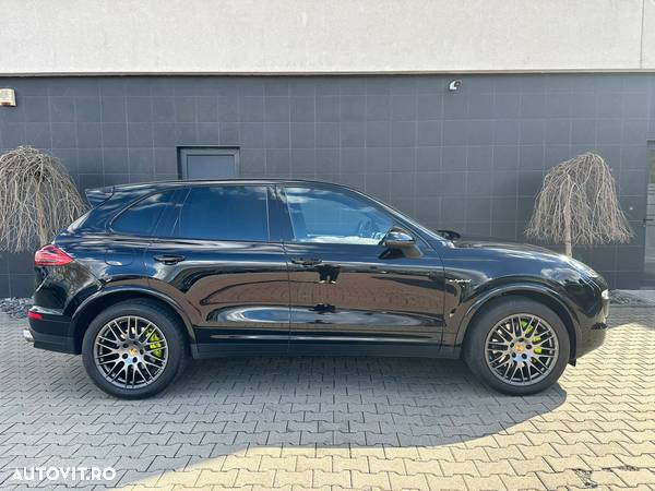 Porsche Cayenne - 4